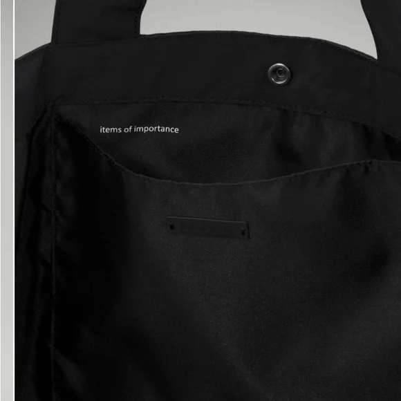 Lululemon Side-Cinch Shopper Tote Bag - Picture 4 of 4